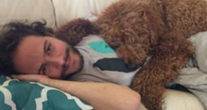 Ogni volta che mio fratello viene a farmi visita, Radar il mio cane fa cose pazzesche e va via con lui. Ho dovuto mettere tutto il mio impegno per scoprire il perché…